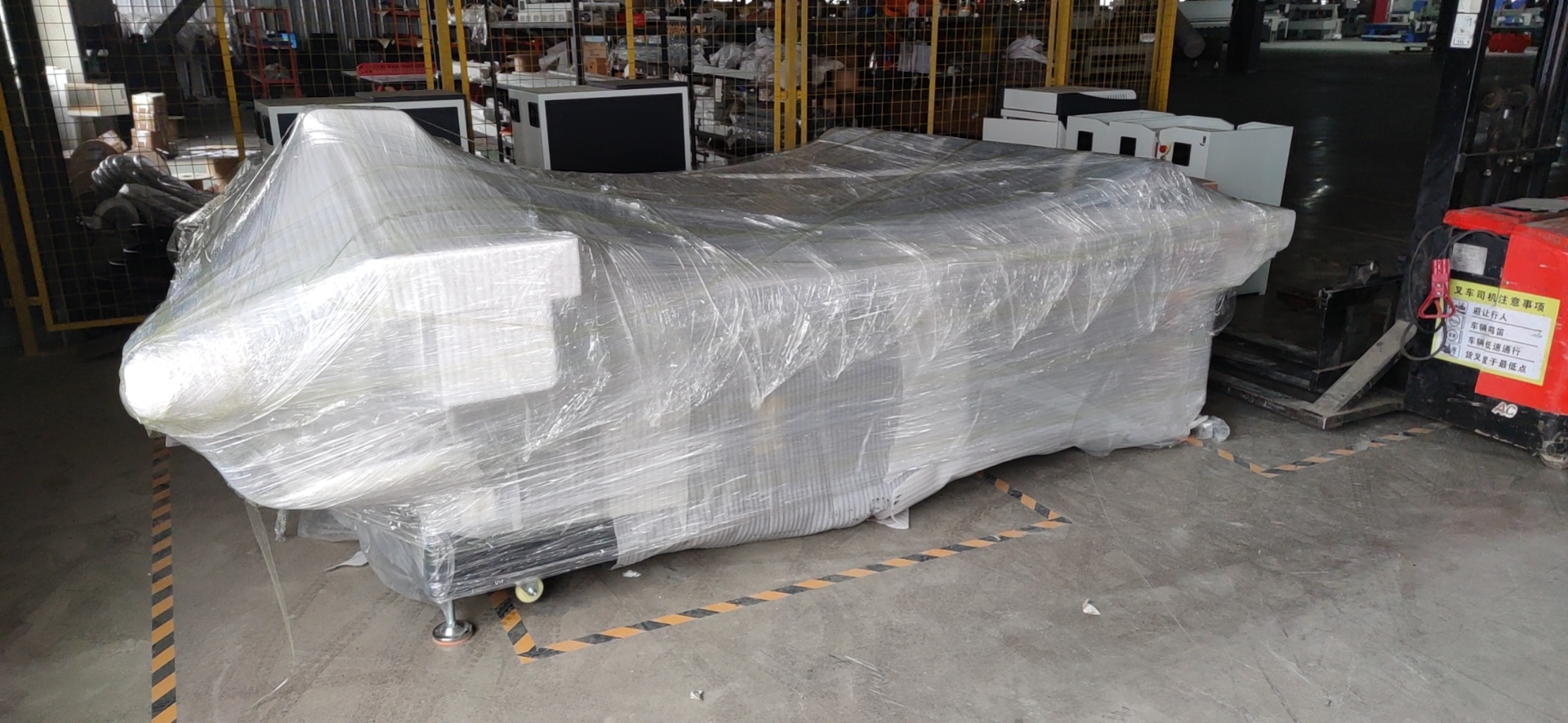 1625 Oscillating Knife Cutting Machine Shipped to Nigeria for Leather Cutting