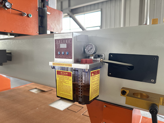 1325 ATC CNC Router for Eva Boat 