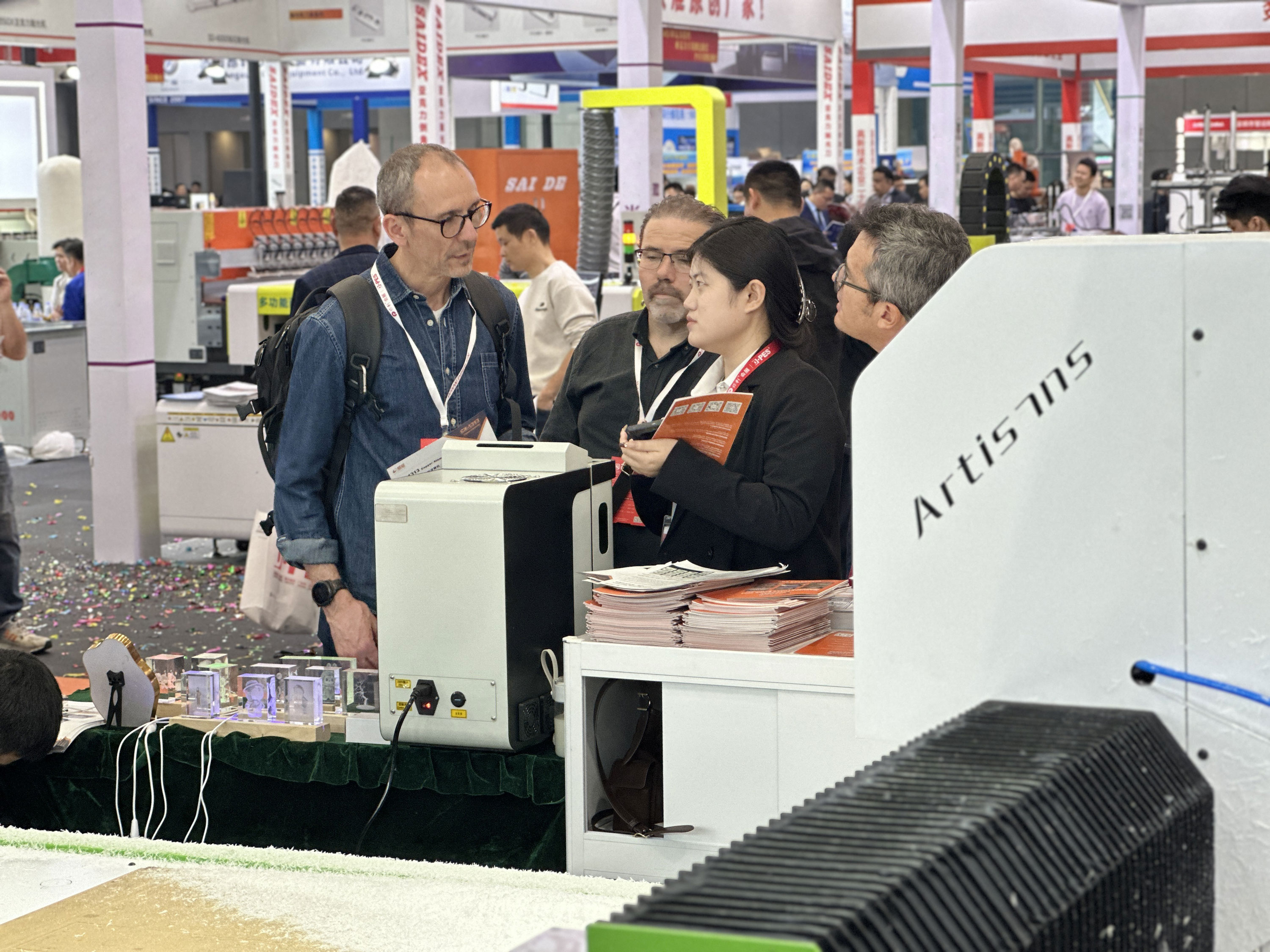 Scaling Creativity: Multi-Spindle & Rotary CNC Applications in Advertising