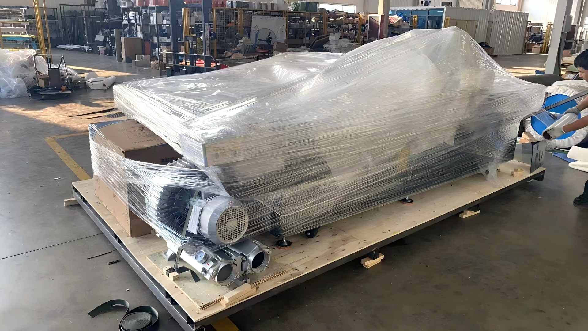 How an Argentine Advertising & Packaging Company Solved Low Precision and Material Waste with a CX-1625 Oscillating Knife Cutting Machine