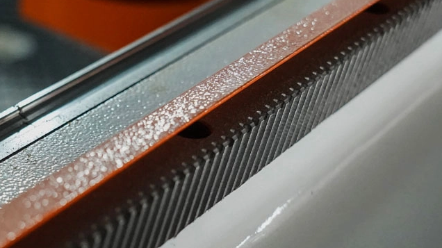 CNC Router vs. Traditional Woodworking Tools: Which is Right for You?